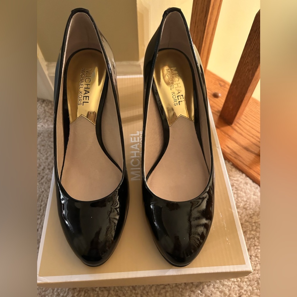 Michael Kors Black Patent Pumps size 6 1/2